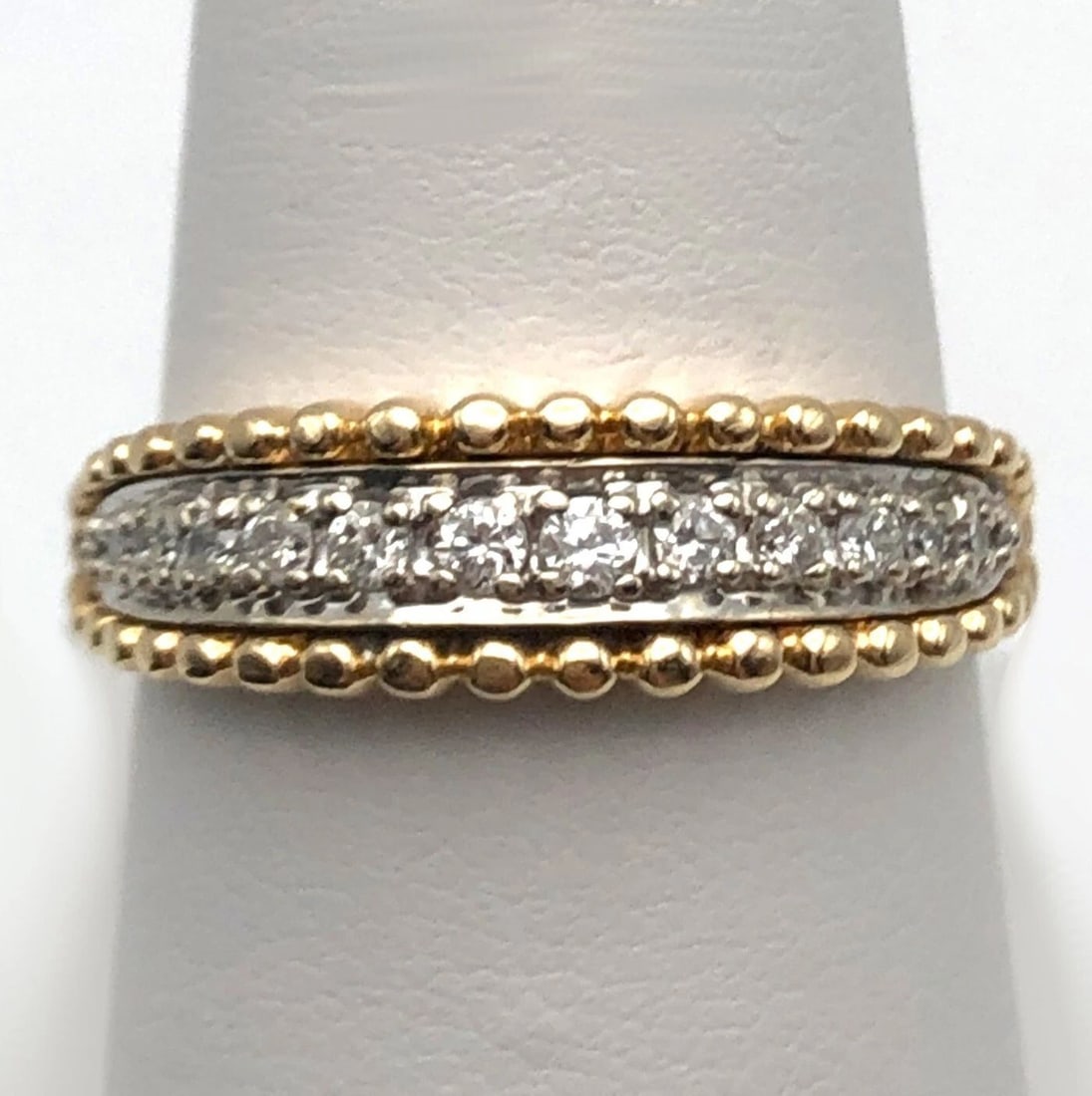 14K GOLD RING BEADED OUTER RIM WITH 0.20CTS DIAMONDS SIZE: 8.75: 14K GOLD RING BEADED OUTER RIM WITH 0.20CTS DIAMONDS SIZE: 8.75 Condition: Moved around in Inventory, Display model (defects are purely cosmetic, very few minor scratches from being moved around in ou
