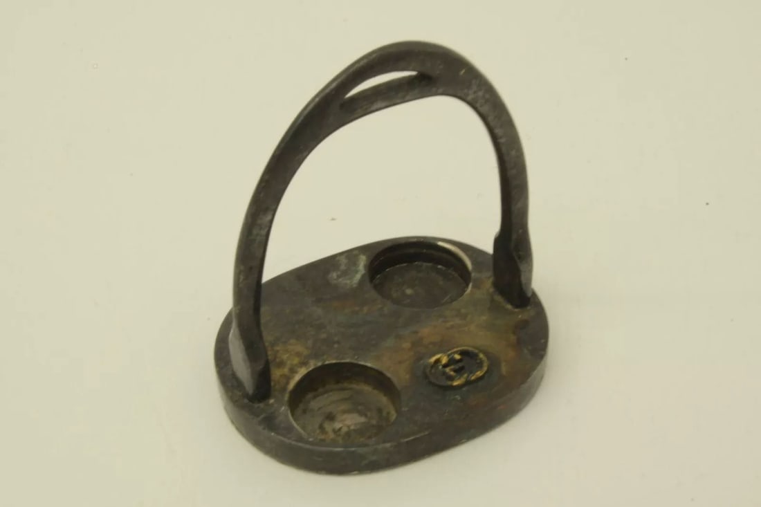 AUTHENTIC GUCCI GG LOGO PRESS PAPERWEIGHT SILVER SP HOME OFFICE DESK COLLECTIBLE: Authentic Gucci GG Logo Press Paperweight Silver SP Home Office Desk Collectible Authentic Gucci GG Logo Press Paperweight Silver SP Home Office Desk Collectible GucciGG Logo, Aged Paperweight, Desk,