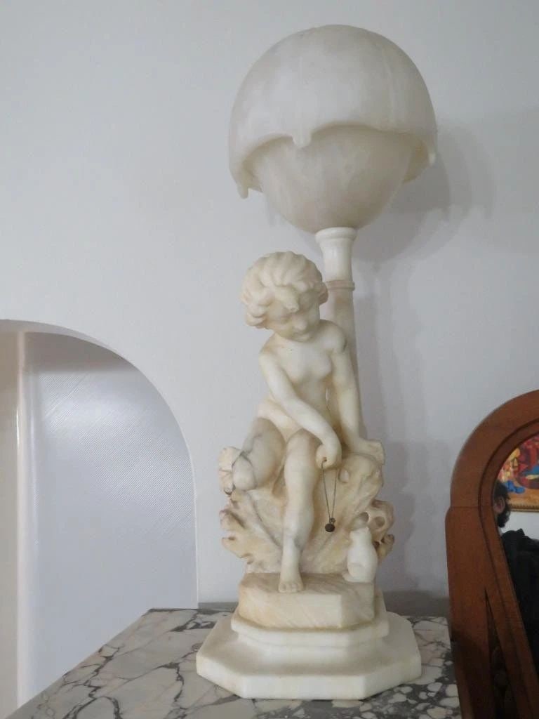 RARE IMPORTANT FINE 19TH CENTURY GORGEOUS MARBLE AND ALABASTER GLOBE CHERUB LAMP (1 of 2)
