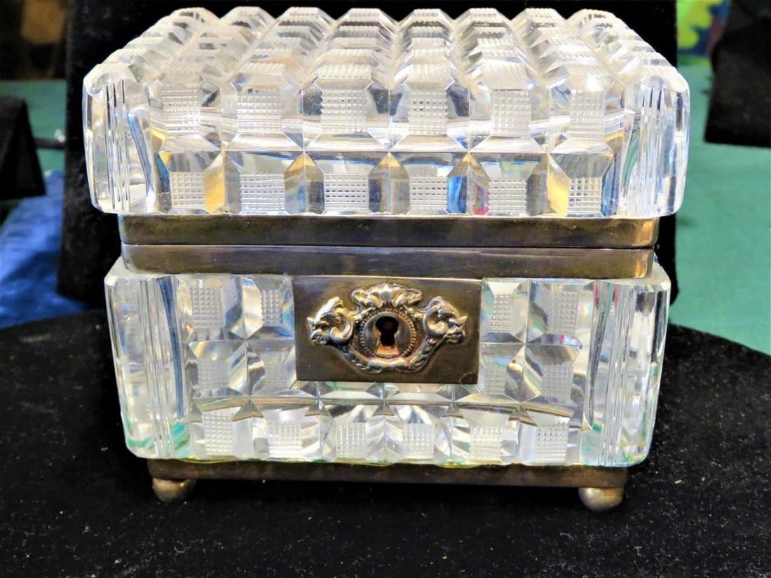19THC BACCARAT STYLE HEAVY HAND CUT CLEAR CRYSTAL GLASS BRONZE MOUNT BOX (1 of 2)
