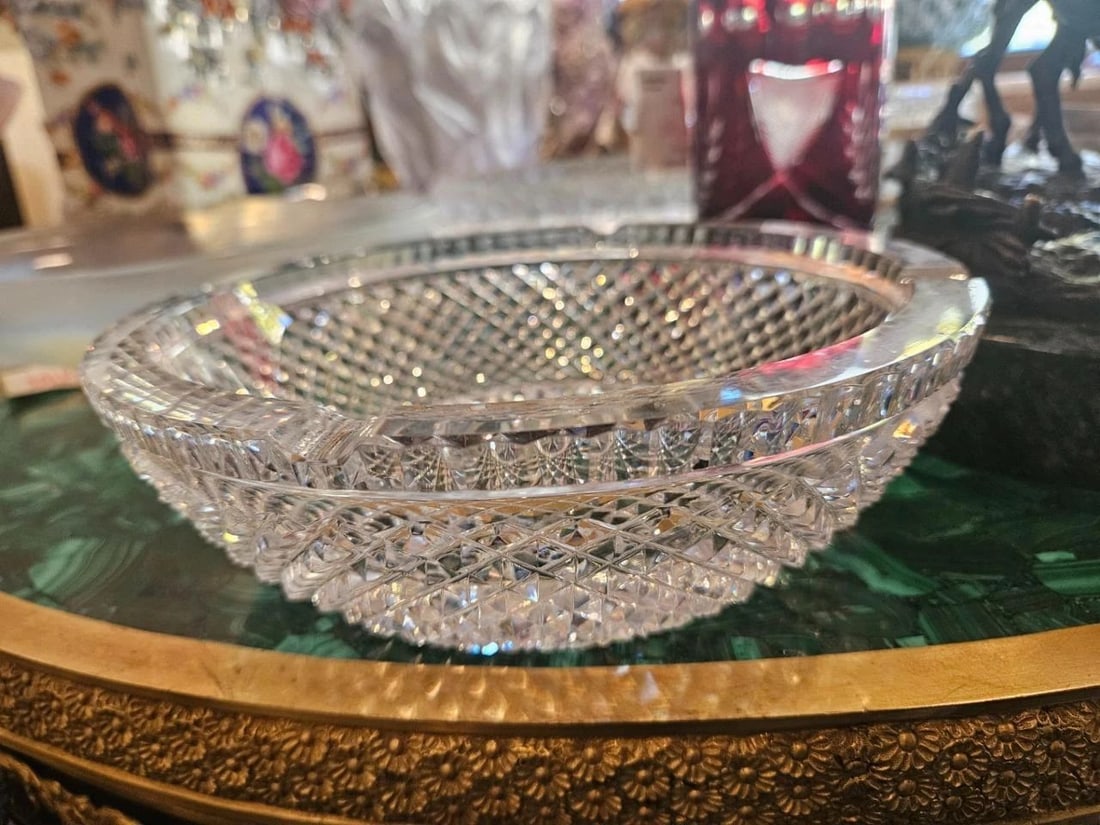 MAGNIFICENT LARGE DORFLINGER CRYSTAL ETCHED GLASS CENTERPIECE BOWL (1 of 2)