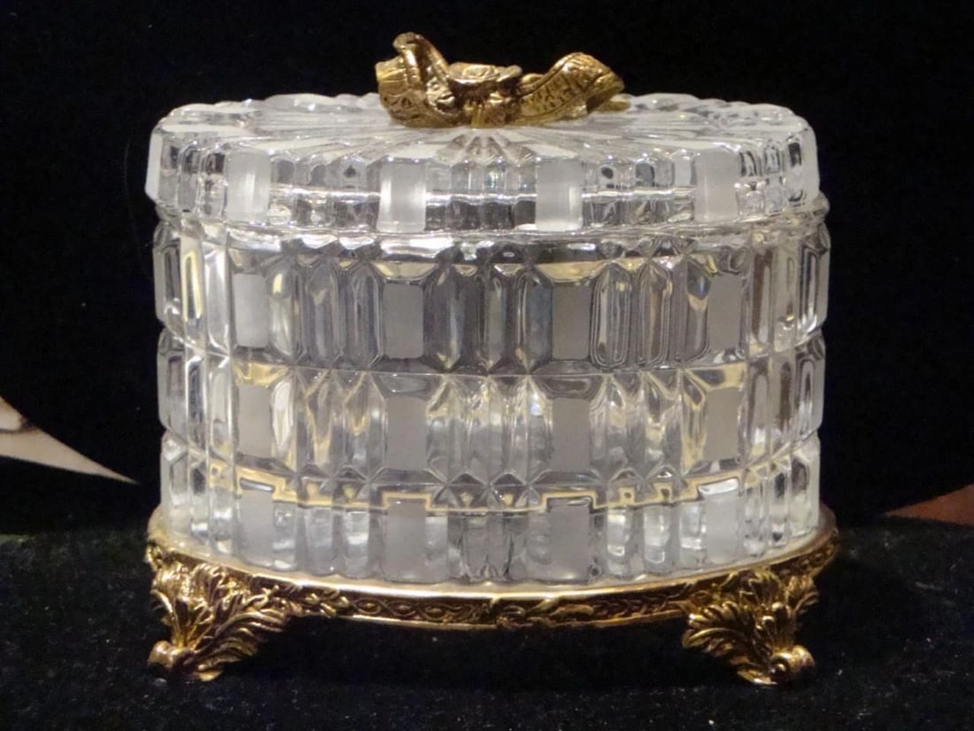 LOVELY EUROPEAN FLORAL CUT GLASS CRYSTAL BRONZE MOUNTED LID JEWELRY BOX (1 of 2)
