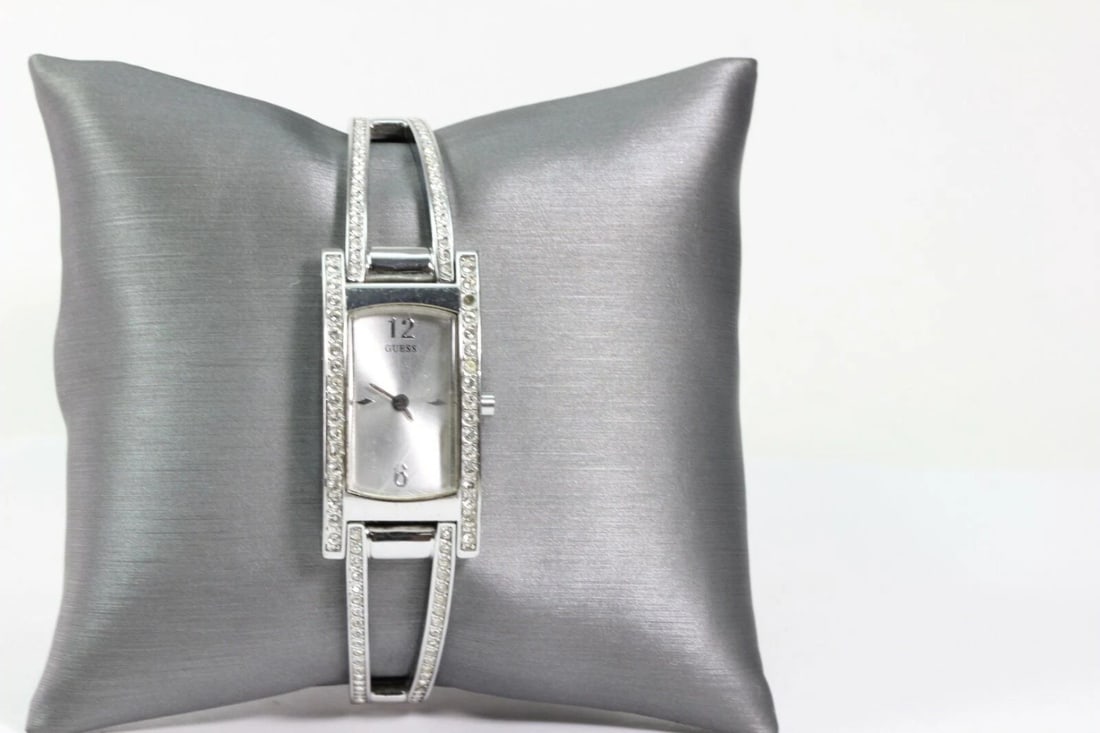 GUESS SWAROVSKI CRYSTAL RECTANGLE SILVER BRACELET WOMEN'S WATCH G85953L 6" (1 of 2)