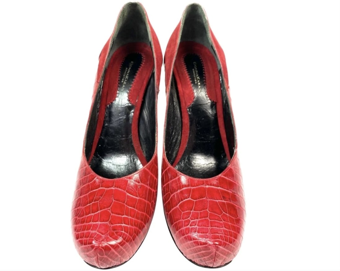 DONNA KARAN COLLECTIONS RED CROCODILE AND SUEDE PUMP HEELS SHIES SIZE 38: DONNA KARAN COLLECTIONS RED CROCODILE AND SUEDE PUMP HEELS SHIES SIZE 38 DONNA KARAN COLLECTIONS RED CROCODILE AND SUEDE PUMP HEELS SHIES SIZE 38 Comes with the original box Size 38/ 8 Red animal/ cro