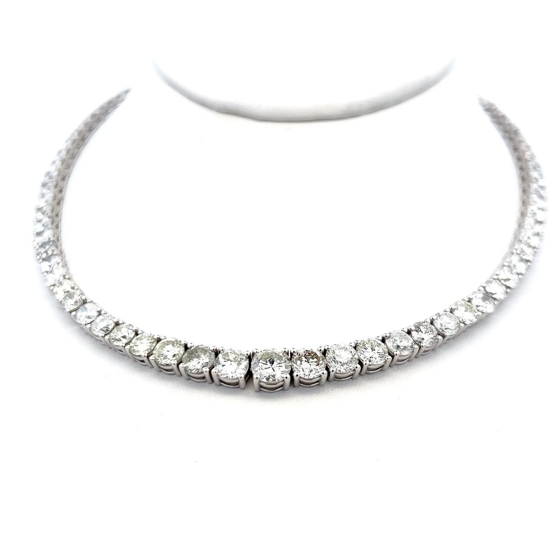 30.64 CARAT ROUND BRILLIANT DIAMOND 18K WHITE GOLD RIVIERA NECKLACE (1 of 2)