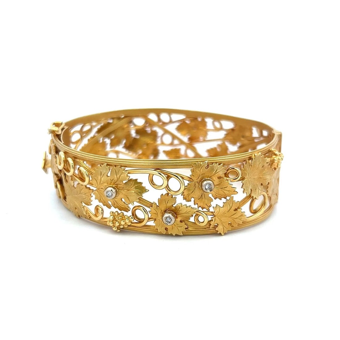 0.06 CARAT ROUND BRILLIANT G SI DIAMOND 18 KARAT YELLOW GOLD BANGLE BRACELET (1 of 2)