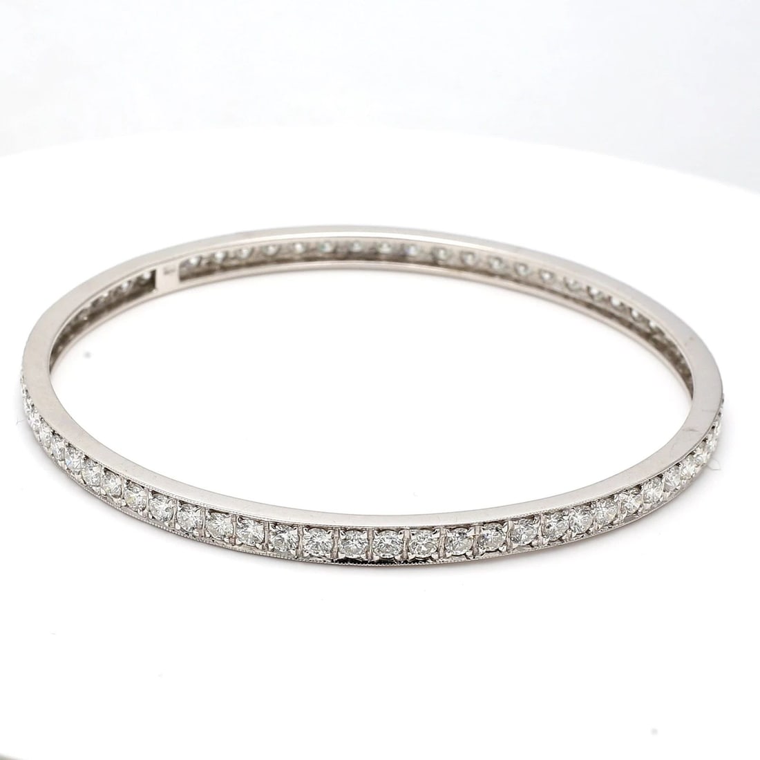 17.64 CARAT ROUND BRILLIANT J SI2 DIAMOND PLATINUM BANGLE BRACELET (1 of 2)