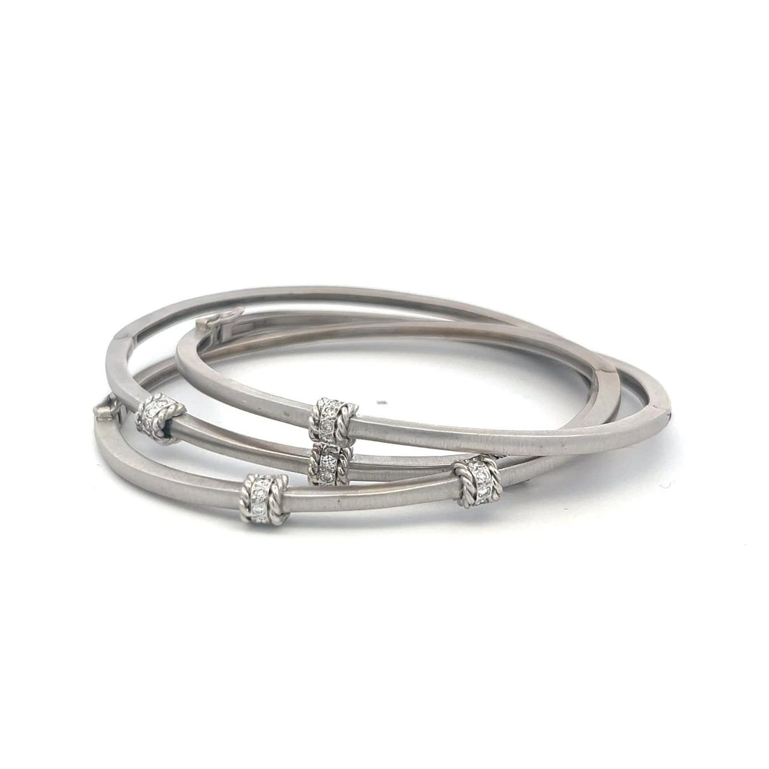 0.30 CARAT ROUND BRILLIANT H VS DIAMOND 18 KARAT GOLD BANGLE BRACELET (1 of 2)