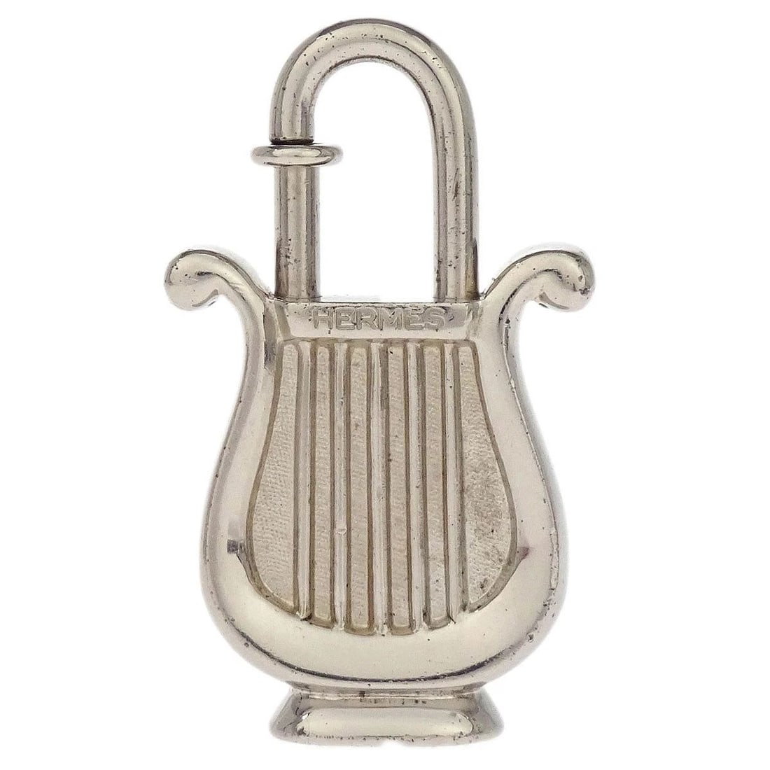 HERMES HARP 1996 CADENA PADLOCK SILVER SMALL GOOD: HERMES HARP 1996 CADENA PADLOCK SILVER SMALL GOOD DESCRIPTION Exterior : A: GOOD CONDITION!! Minor scratches. Other: - S : New or new without a tag. SA : Excellent condition. A : Good condition with m
