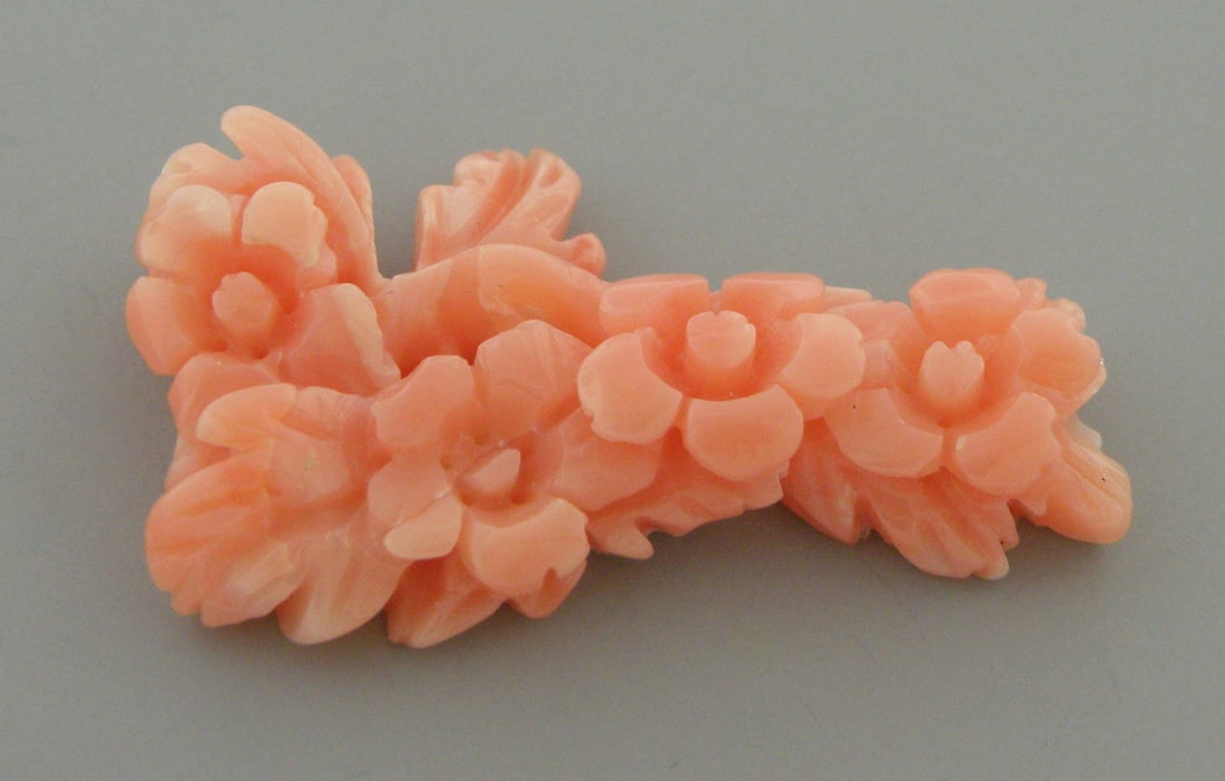 NATURAL UNTREATED 35ct CORAL DARK PINK SALMON FLOWER (1 of 2)