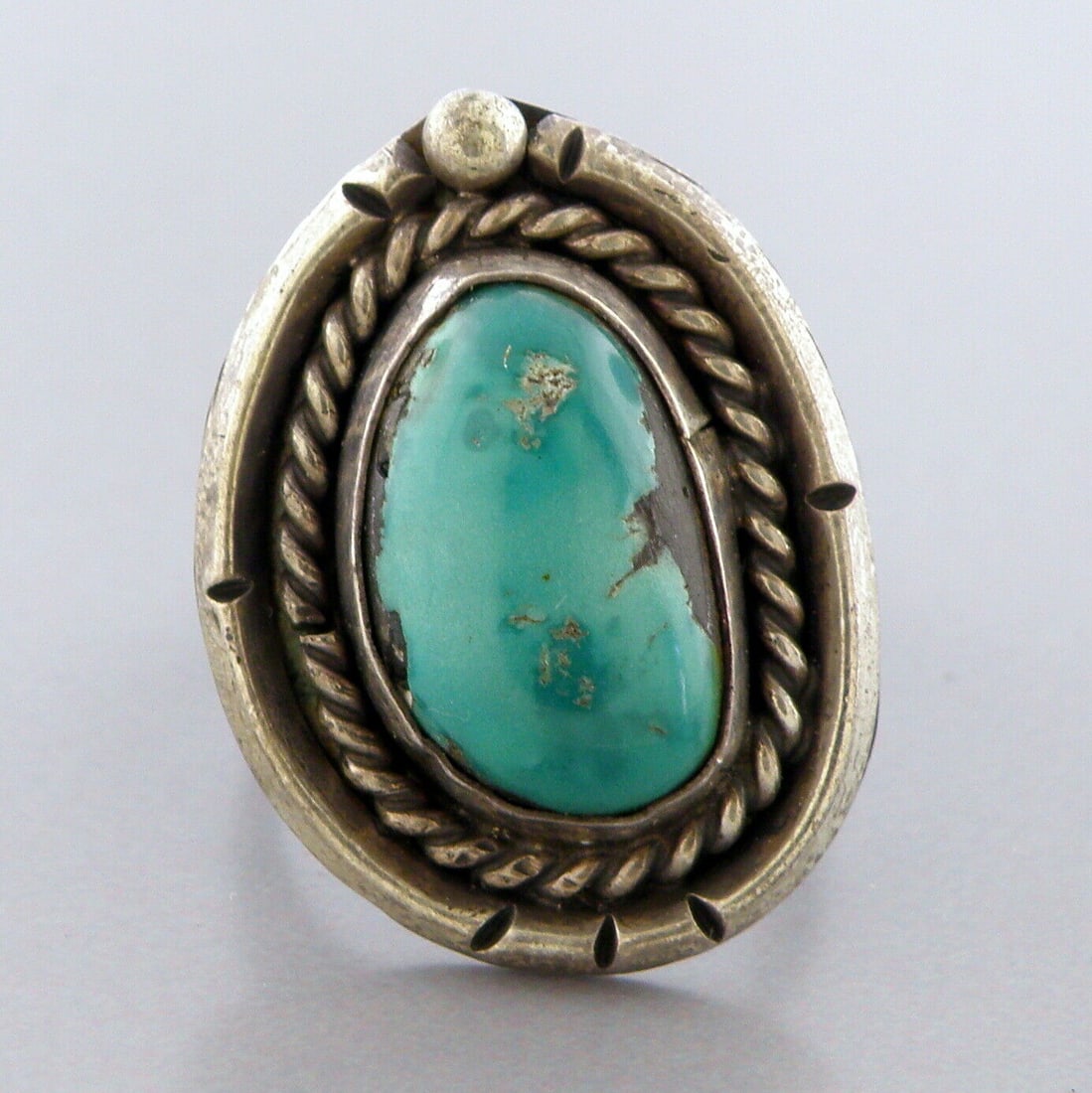 VINTAGE BEAUTIFUL NAVAJO STERLING SILVER GREEN TURQUOISE RING (1 of 2)