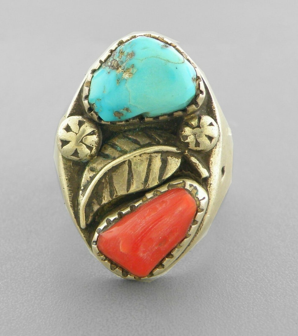 VINTAGE NAVAJO STERLING SILVER TURQUOISE CORAL RING (1 of 2)