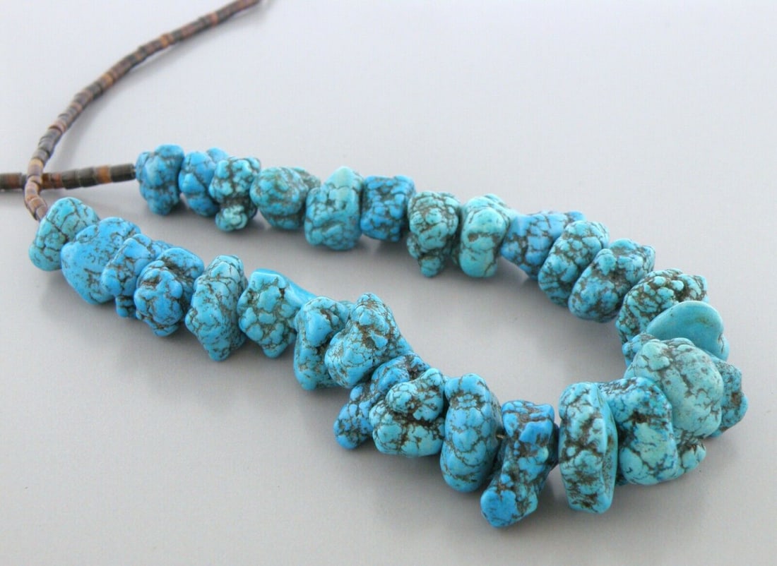 VINTAGE BEAUTIFUL NAVAJO STERLING SILVER HEISHI NUGGET TURQUOISE NECKLACE (1 of 2)