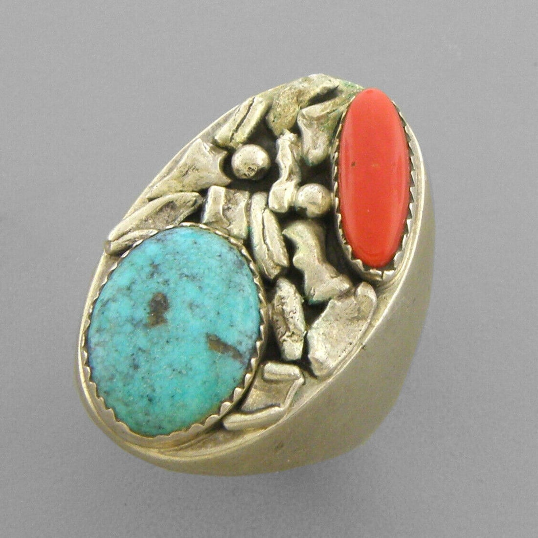 VINTAGE SOUTHWESTERN STERLING CORAL TURQUOISE RING (1 of 2)