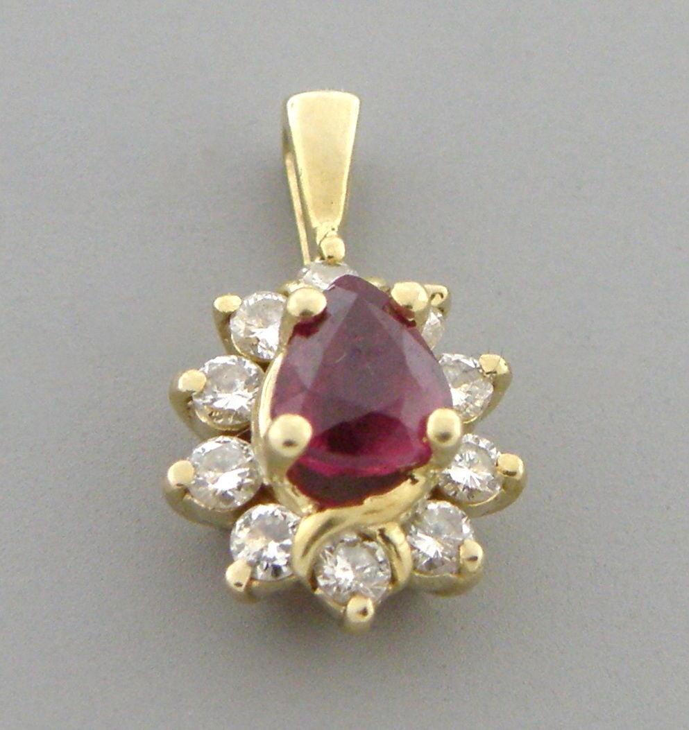 14K YELLOW GOLD RUBY AND DIAMOND PENDANT 0.50ct (1 of 2)