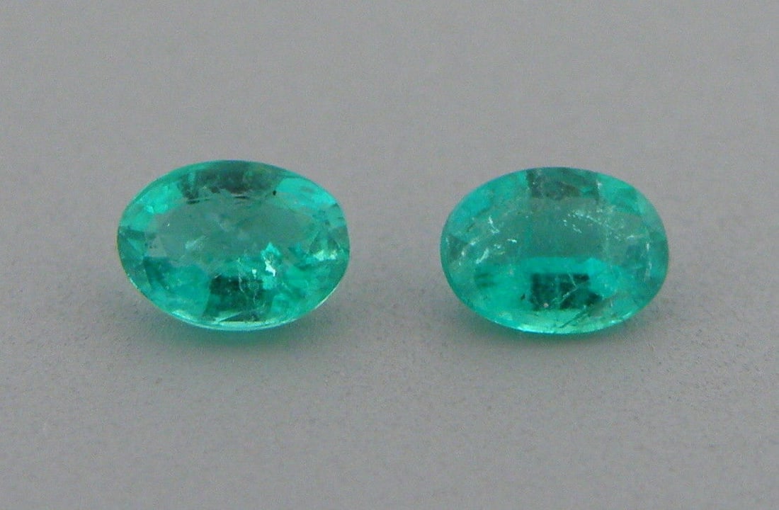 5x3mm MATCHING PAIR OVAL NATURAL COLOMBIAN EMERALD (1 of 1)