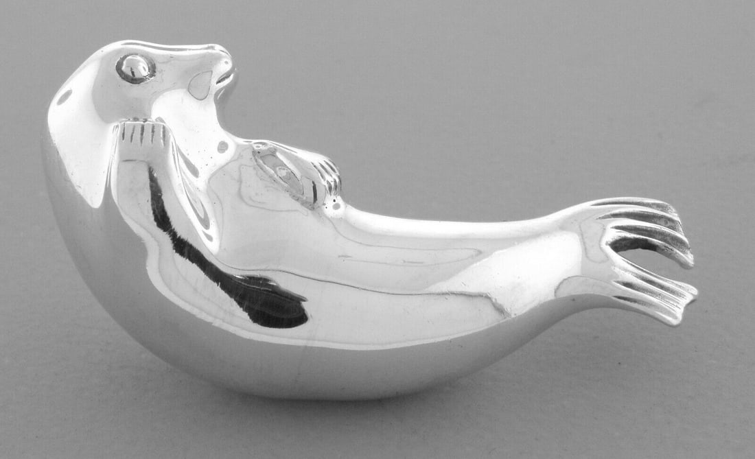 KIESELSTEIN CORD STERLING SILVER BABY SEAL BROOCH PIN: KIESELSTEIN CORD STERLING SILVER BROOCH Brooch Measures 2.09" Long x 0.94" Wide Kieselstein cord Sterling silver 3d baby seal brooch Pre-owned, in good condition, minor wear, please refer to pics Stam