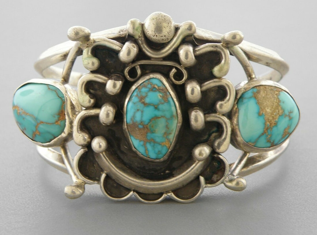 VINTAGE NAVAJO STERLING SILVER TURQUOISE CUFF BANGLE (1 of 2)