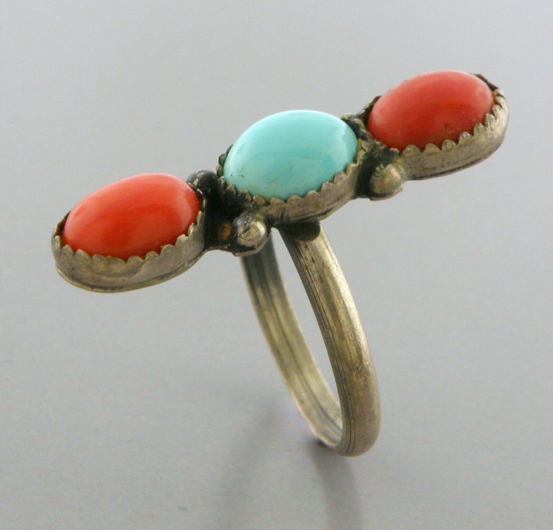 VINTAGE BEAUTIFUL NAVAJO STERLING SILVER TURQUOISE OX BLOOD CORAL RING (1 of 2)