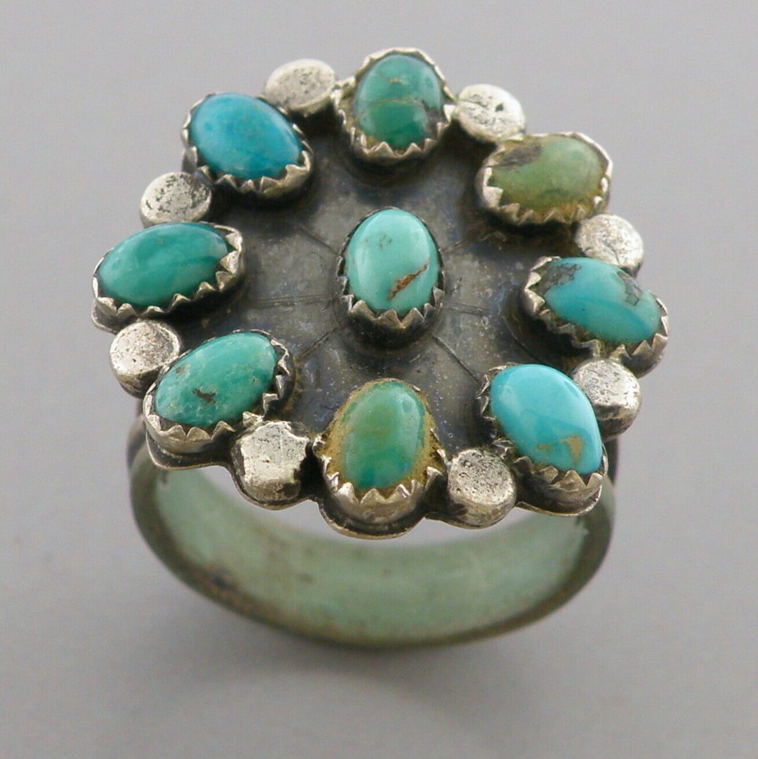VINTAGE ZUNI PETIT POINT STERLING SILVER TURQUOISE RING (1 of 2)