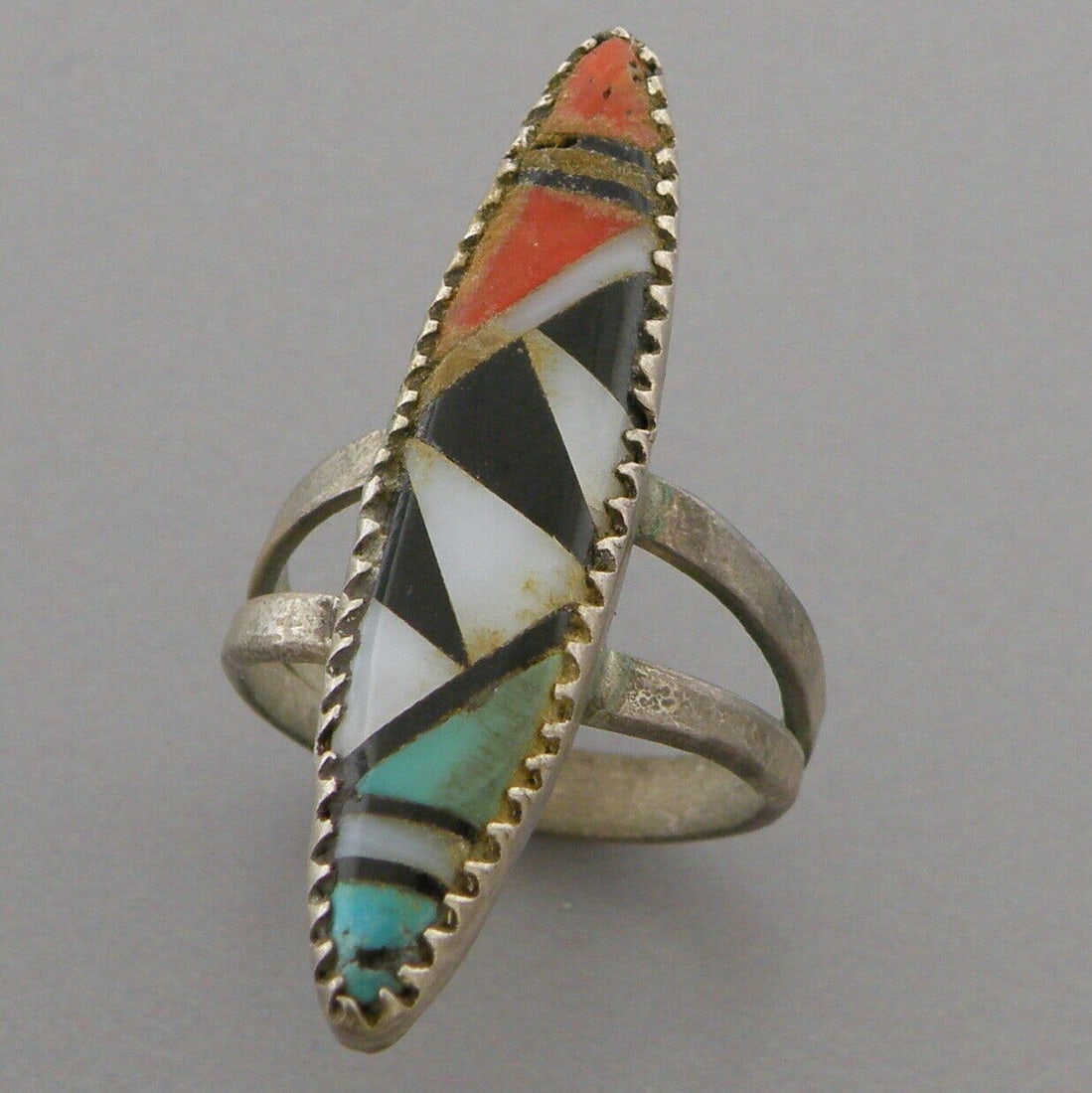 VINTAGE ZUNI STERLING SILVER MOP CORAL ONYX TURQUOISE INLAY RING (1 of 2)
