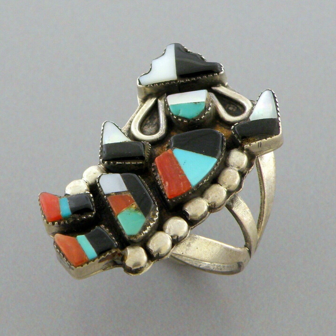 VINTAGE ZUNI STERLING SILVER DANCING KACHINA TURQUOISE INLAY RING SIZE 6 (1 of 2)