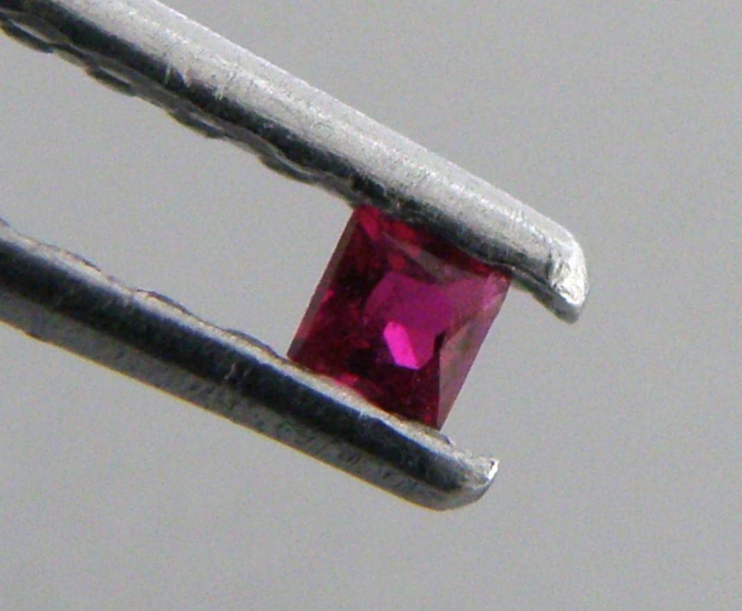 3.5mm PRINCESS CUT LOOSE NATURAL PIGEON BLOOD RUBY (1 of 1)