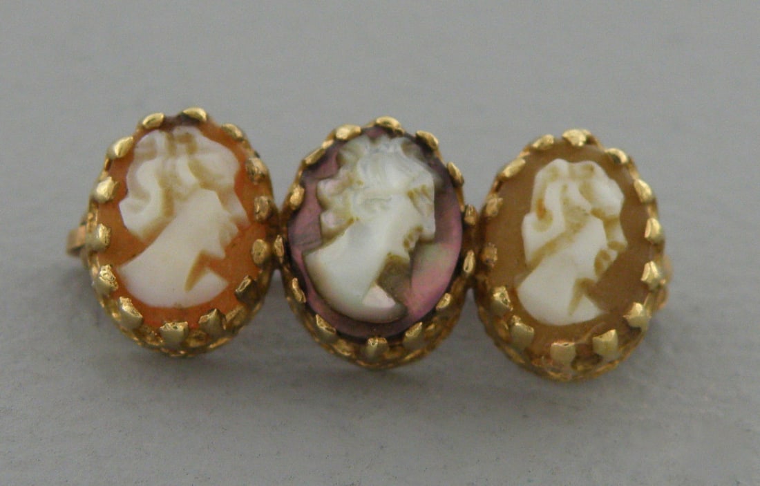 VINTAGE 14K YELLOW GOLD SMALL TRIPLE CAMEO BROOCH (1 of 2)