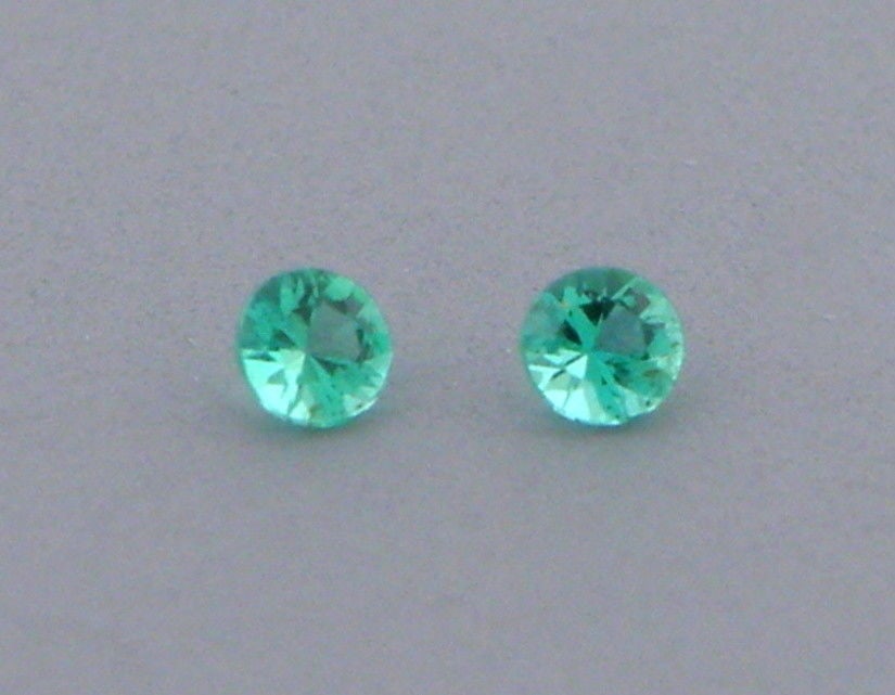 2.5mm MATCHING PAIR ROUND CUT NATURAL COLOMBIAN EMERALD (1 of 1)