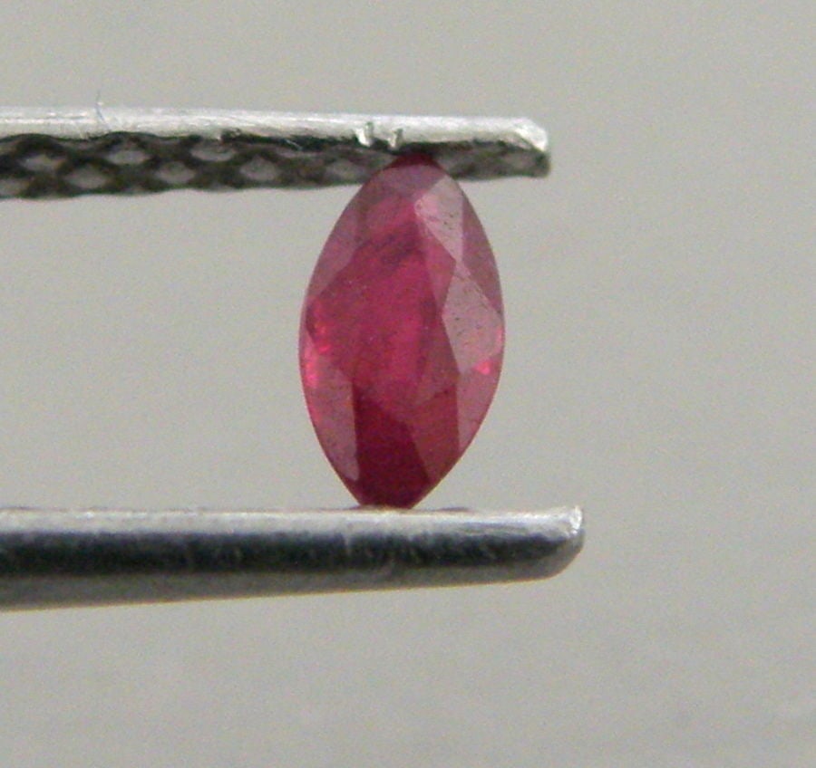6x3mm MARQUISE CUT LOOSE NATURAL PIGEON BLOOD RED RUBY (1 of 1)