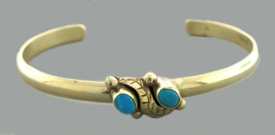 VINTAGE STERLING SILVER TURQUOISE LADIES CUFF BANGLE (1 of 2)