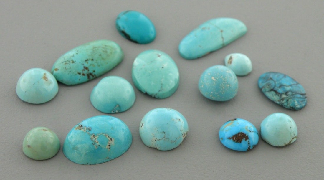 LOT NATURAL UNTREATED TURQUOISE MIX CUT CABOCHON 73ct (1 of 2)