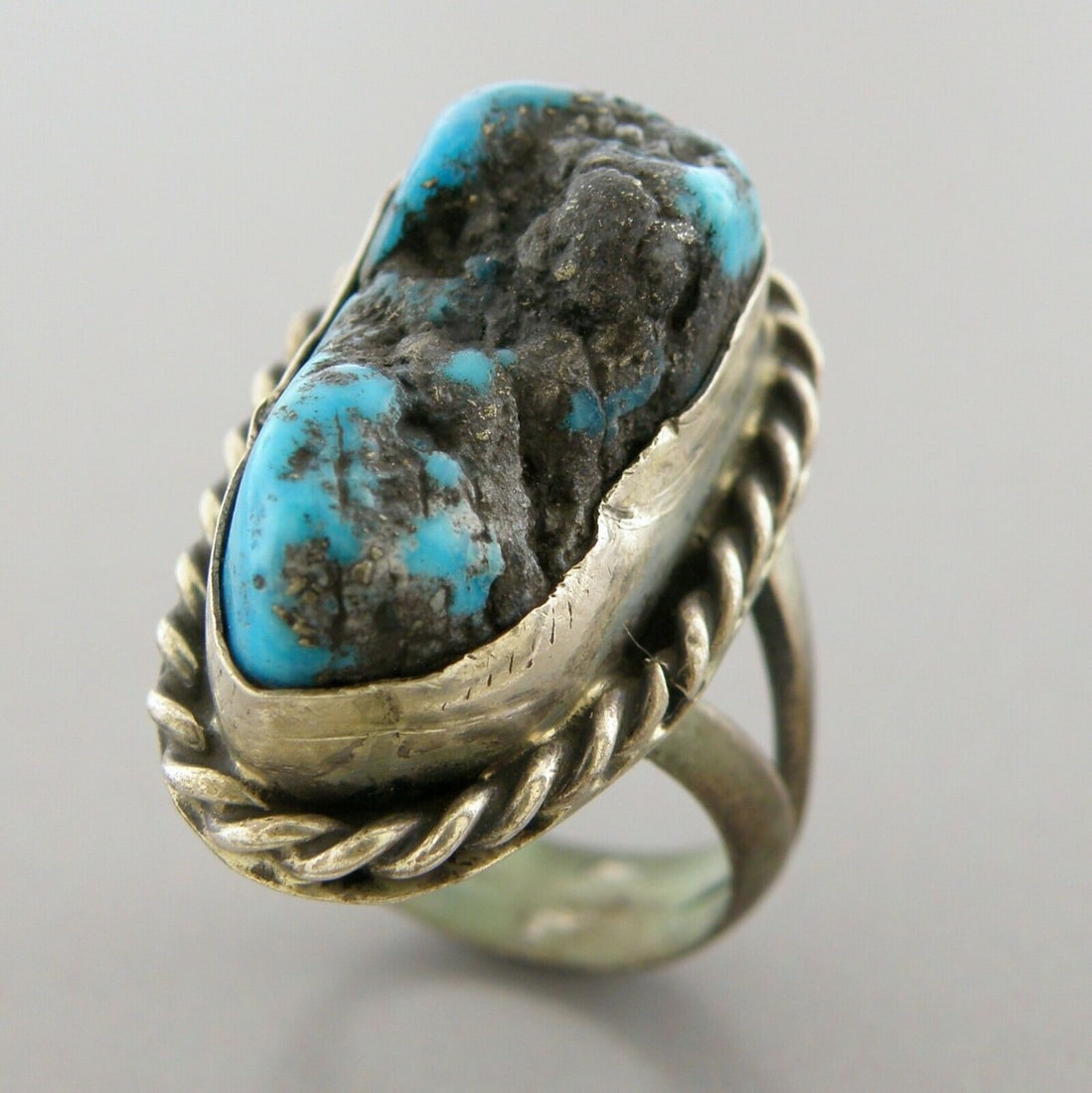 VINTAGE BEAUTIFUL NAVAJO STERLING SILVER NUGGET TURQUOISE RING SIZE 4 (1 of 2)