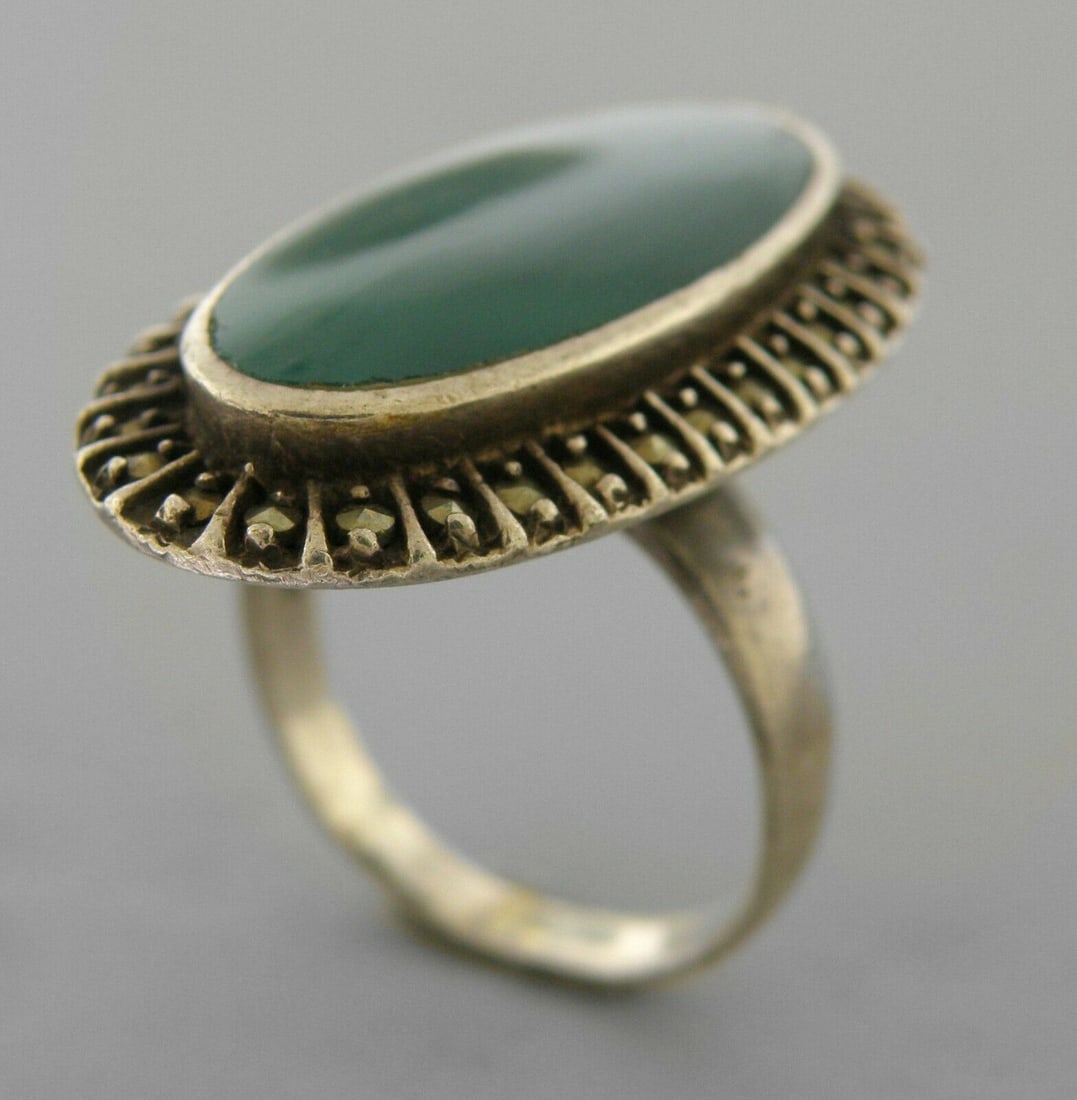 VINTAGE BEAUTIFUL STERLING SILVER LADIES MARCASITE RING (1 of 2)