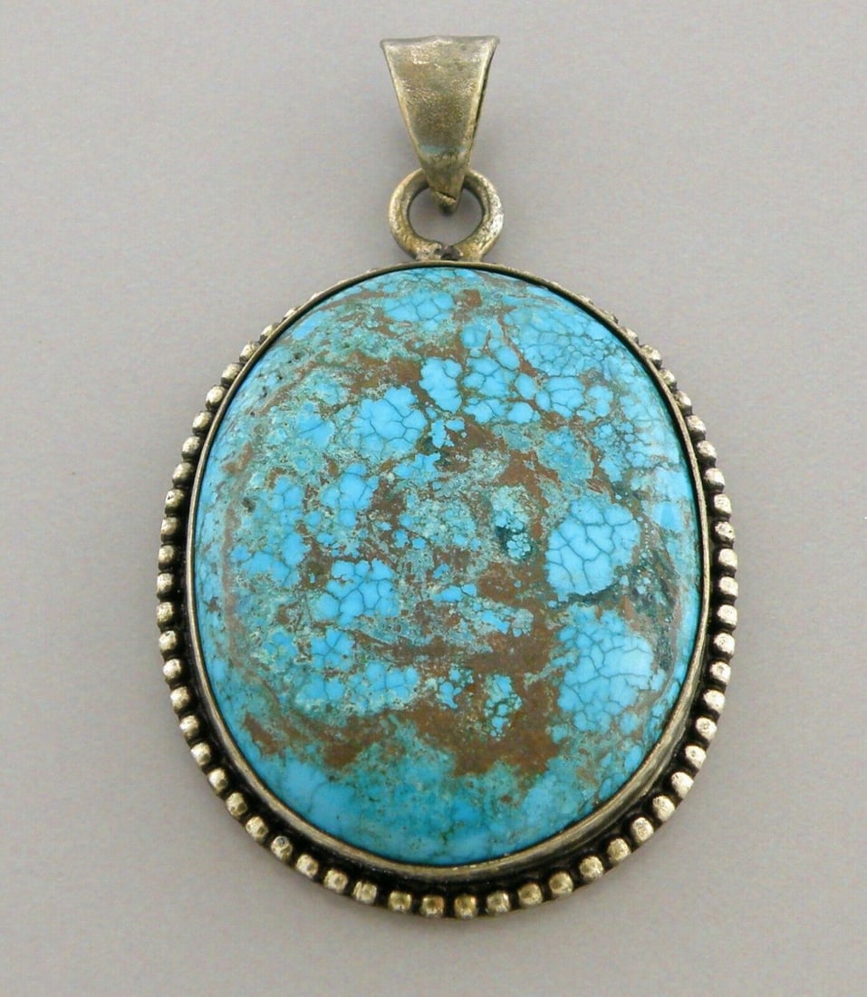 VINTAGE BEAUTIFUL NAVAJO STERLING SILVER LARGE SPIDERWEB TURQUOISE PENDANT (1 of 2)