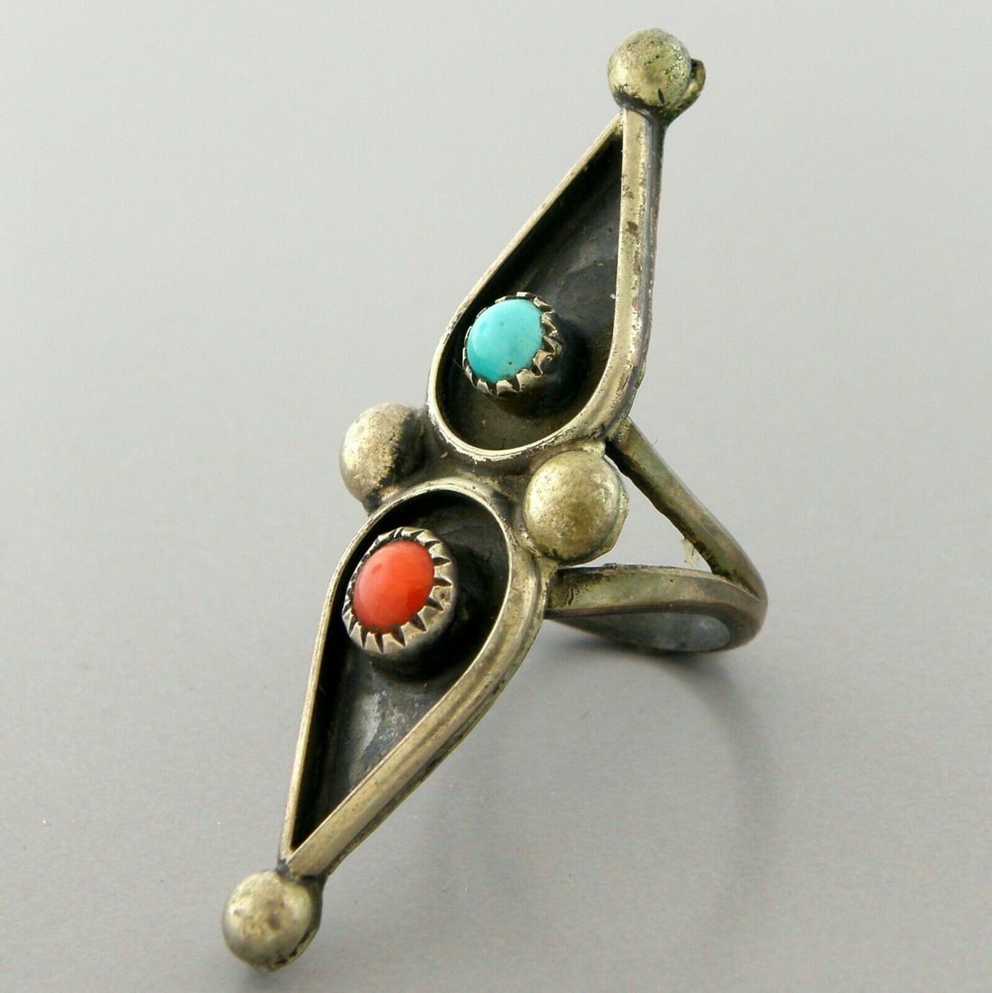 VINTAGE NAVAJO STERLING SILVER TEARDROP TURQUOISE CORAL RING SIZE 6 (1 of 2)