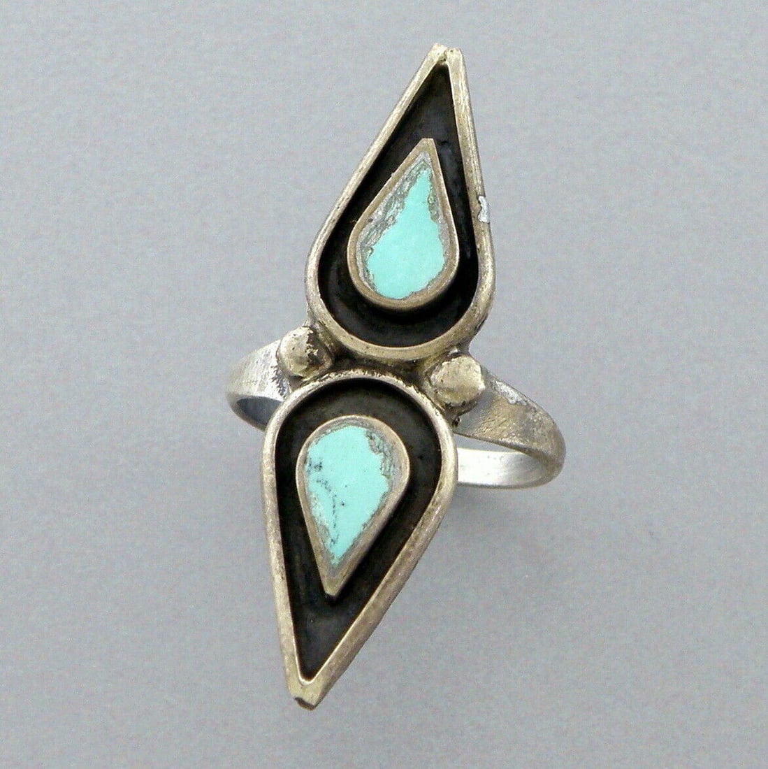 VINTAGE BEAUTIFUL NAVAJO STERLING SILVER INLAY TURQUOISE RING (1 of 2)