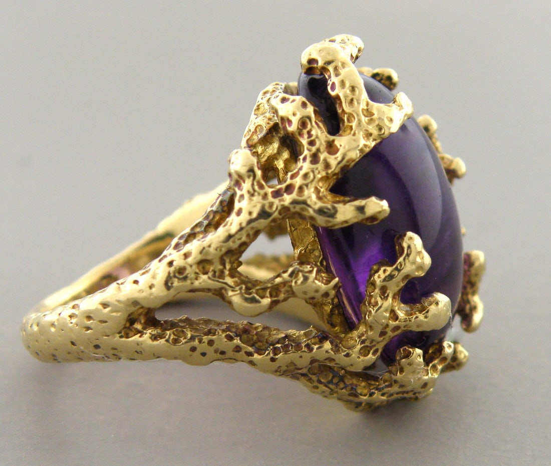 VINTAGE 14K YELLOW GOLD AMETHYST TREE BRANCHES RING: VINTAGE LADIES 14K YELLOW GOLD BRANCH RING SIZE 8 Ring size is a 8 (can easily be resized by your local jeweler) Ring measures 0.83" H x 0.63" W on top 14K yellow gold ring 1 purple amethyst apx 11ct
