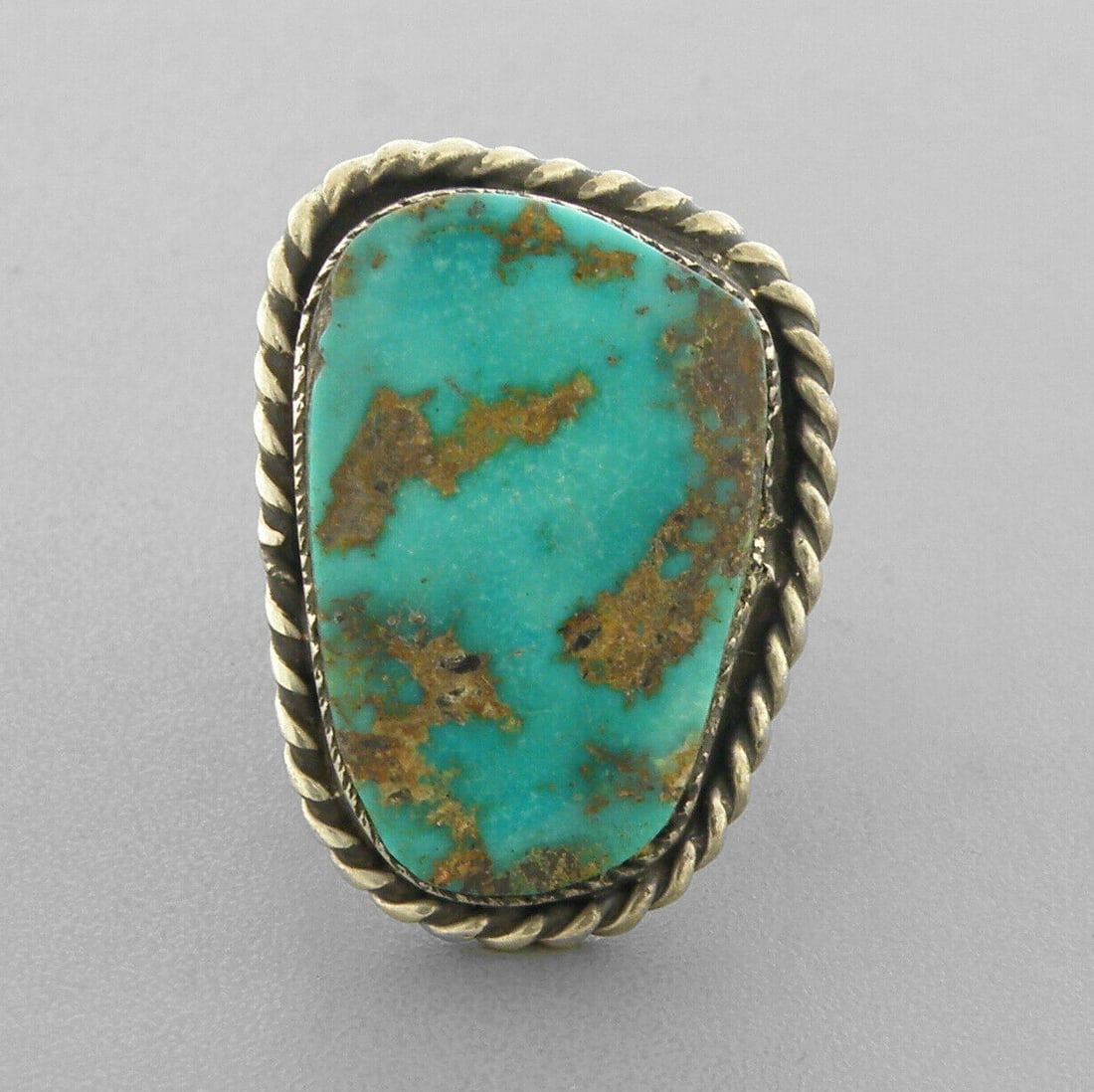 VINTAGE NAVAJO STERLING LARGE ROYSTON TURQUOISE RING (1 of 2)