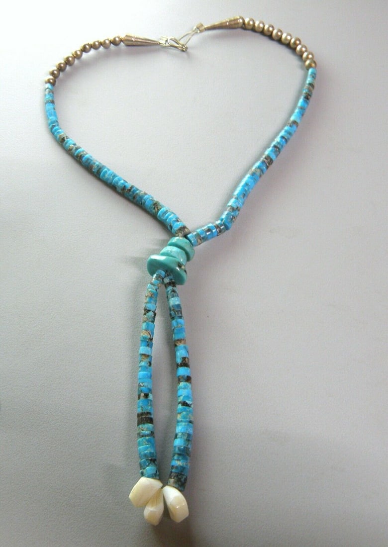 VINTAGE BEAUTIFUL NAVAJO STERLING SILVER TURQUOISE NECKLACE (1 of 2)