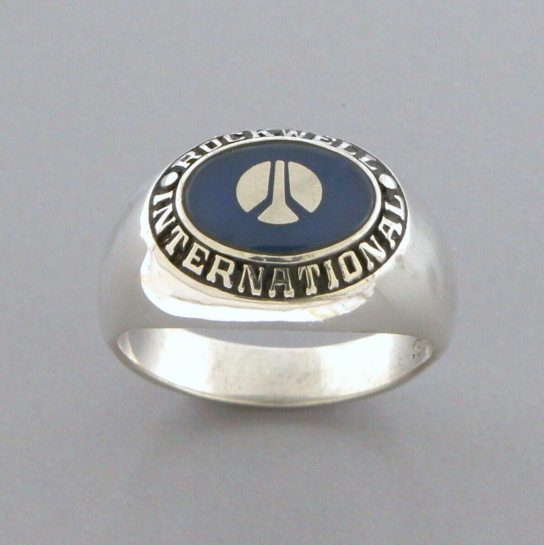 TIFFANY & Co. STERLING SILVER ROCKWELL INTERNATIONAL NASA RING BOX SIZE 11: TIFFANY & Co. STERLING SILVER NASA RING Ring size is a 11 Ring measures 0.53" wide on top Tiffany & Co. Sterling silver Rockwell International NASA ring Center Stone is blue onyx Vintage, Pre-owned, R