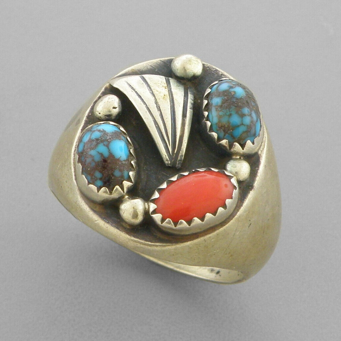 VINTAGE NAVAJO STERLING SILVER TURQUOISE CORAL RING (1 of 2)