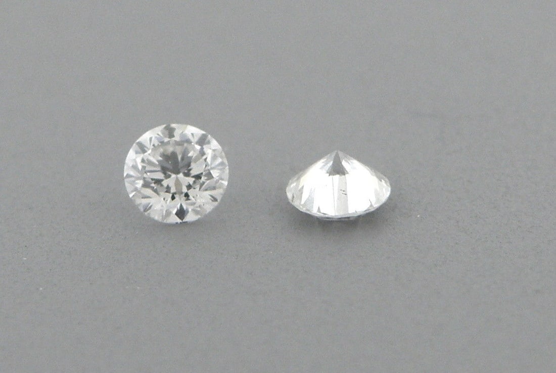 3.3mm MATCHING PAIR BRILLIANT ROUND DIAMOND G VS2: LOOSE NATURAL UNTREATED DIAMONDS Sale is for 2 round cut natural untreated earth mined diamond Sale is for a matching pair Diamonds measures 3.3mm in diameter Diamonds are full cut Diamonds are G colo