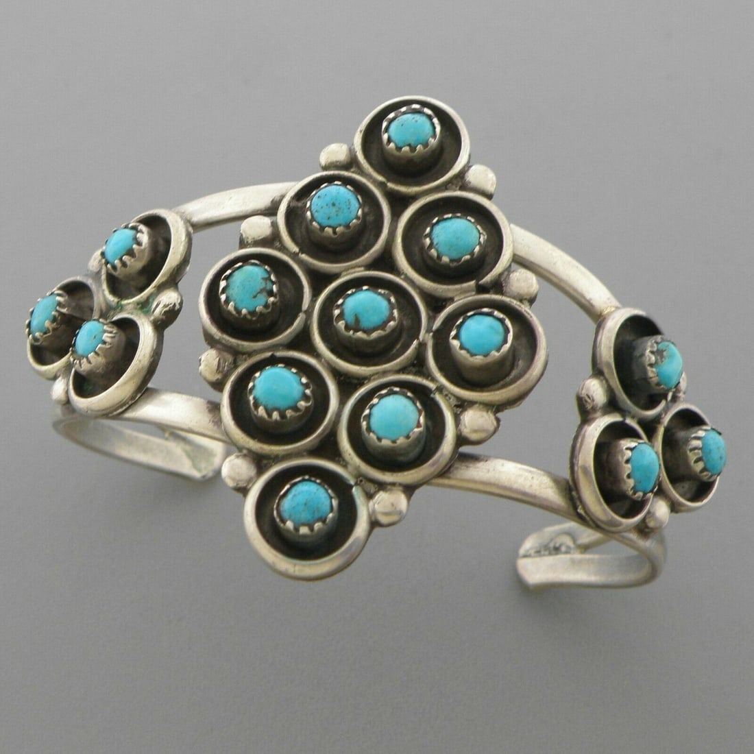 VINTAGE NAVAJO STERLING SNAKE EYES TURQUOISE CUFF (1 of 2)
