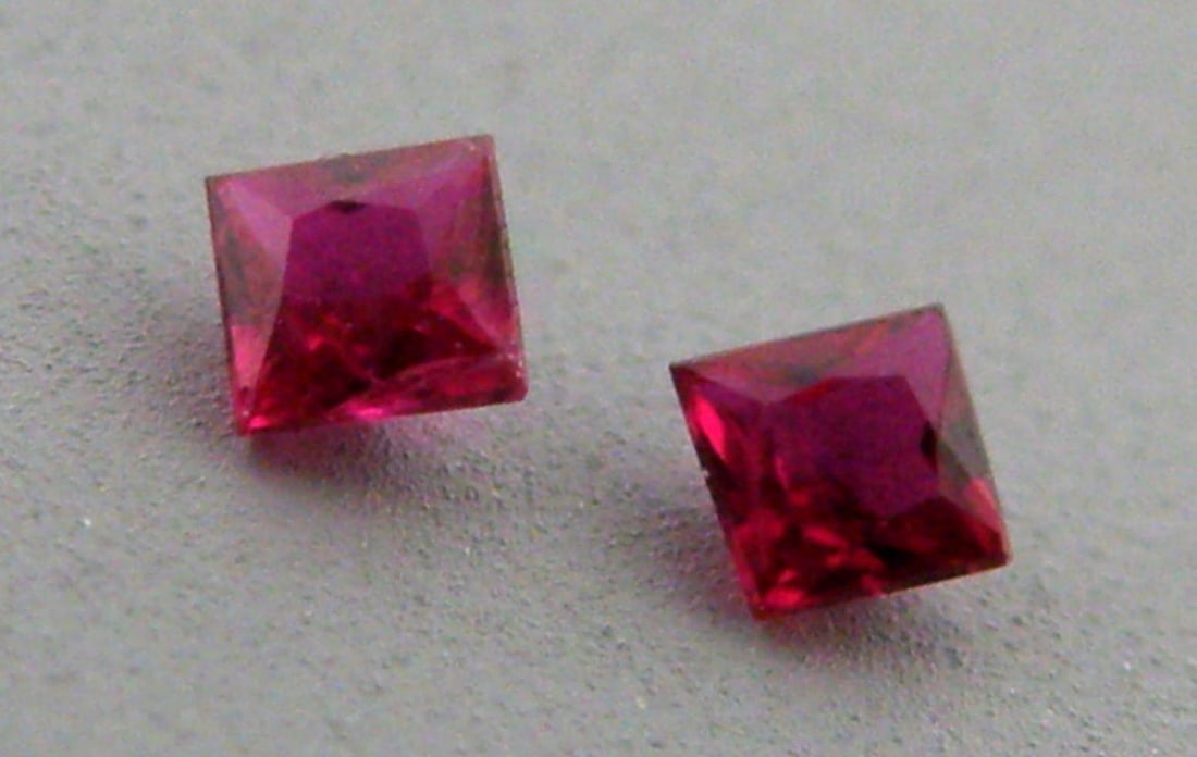 3.5mm MATCHING PAIR PRINCESS PIGEON BLOOD RED RUBY (1 of 1)