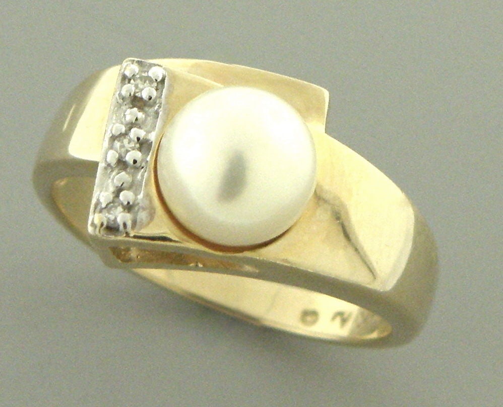 SOLID 14K YELLOW GOLD 7mm PEARL DIAMOND LADIES RING (1 of 2)