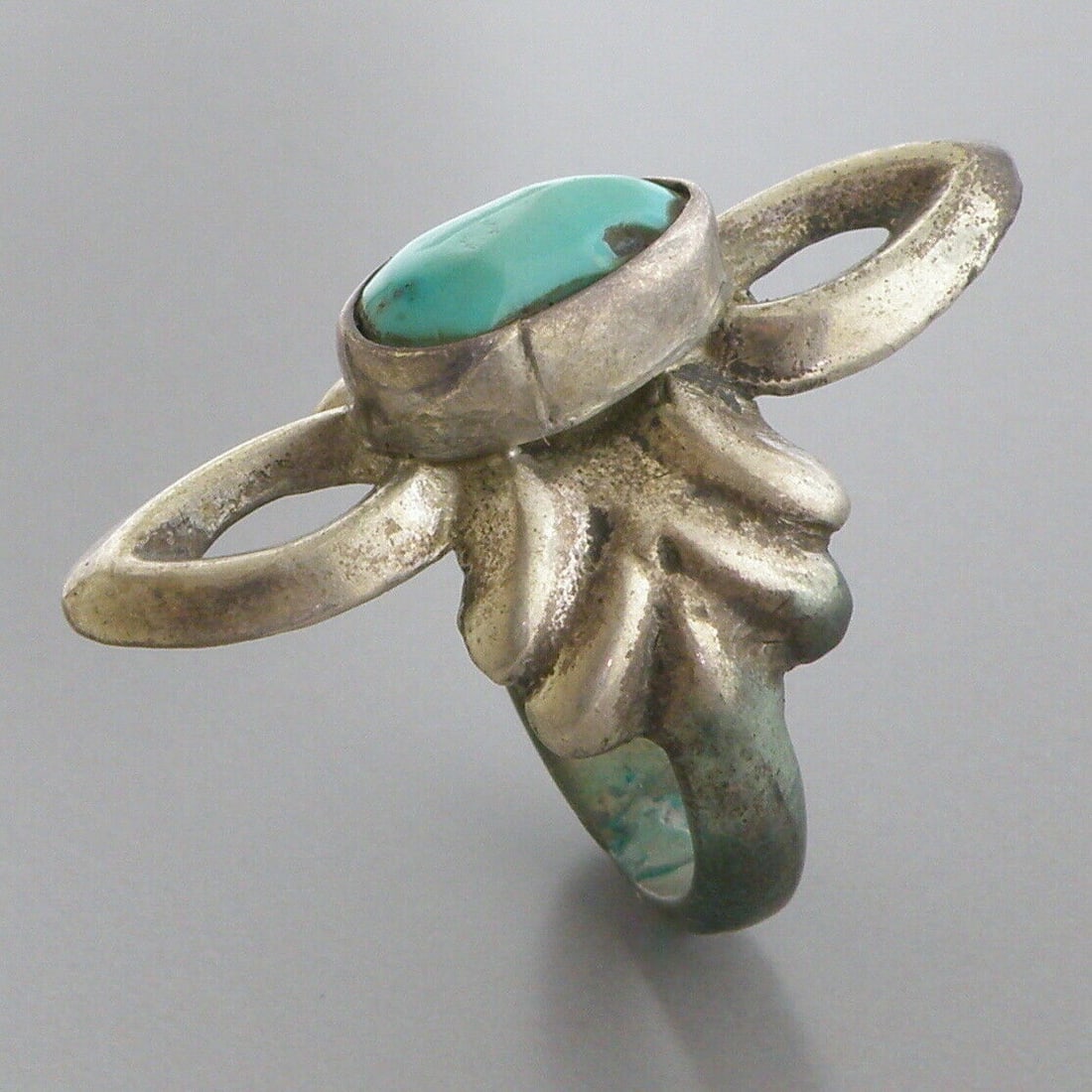 VINTAGE SOUTHWESTERN STERLING SILVER TURQUOISE RING SIZE 9 (1 of 2)