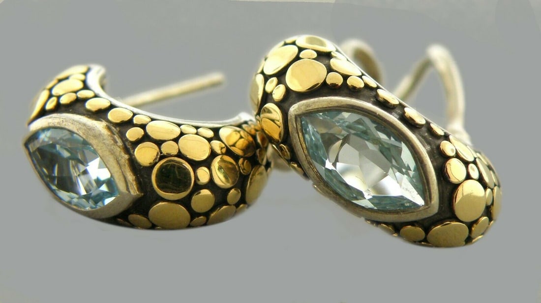 JOHN HARDY 18K GOLD STERLING SILVER TOPAZ DOT EARRINGS: JOHN HARDY 18K GOLD STERLING SILVER EARRINGS Earrings measure 0.70" Long x 0.29" Wide John Hardy 18k Yellow gold & Sterling silver topaz dot earrings Pre-owned in good condition, please refer to pics