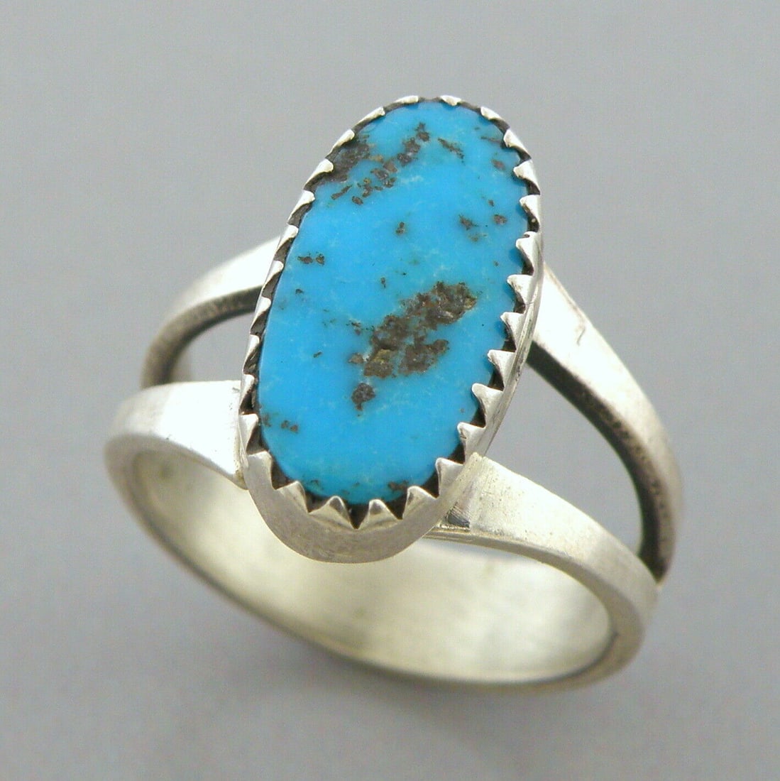 VINTAGE BEAUTIFUL NAVAJO STERLING SILVER TURQUOISE RING SIZE 5 (1 of 2)
