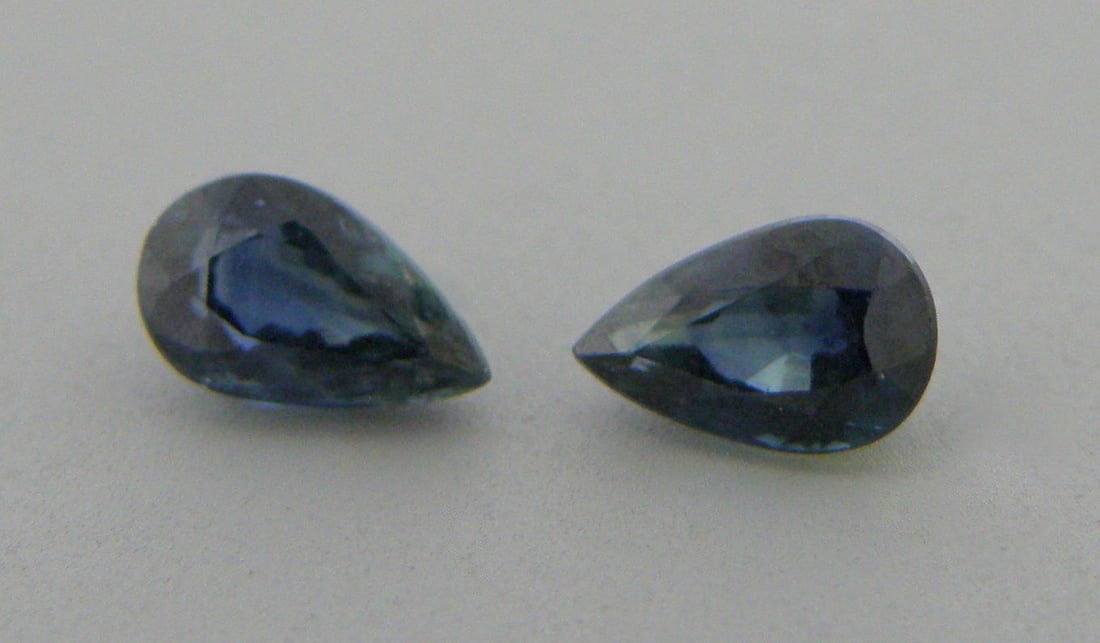 4x3mm MATCHING PAIR PEAR SHAPE NATURAL BLUE SAPPHIRE: Sale is for 2 pear shape natural blue sapphires Matching pair Sapphires measures 4mm x 3mm New, never used before